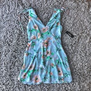 NEW Lulu’s floral Surplice light green blue dress